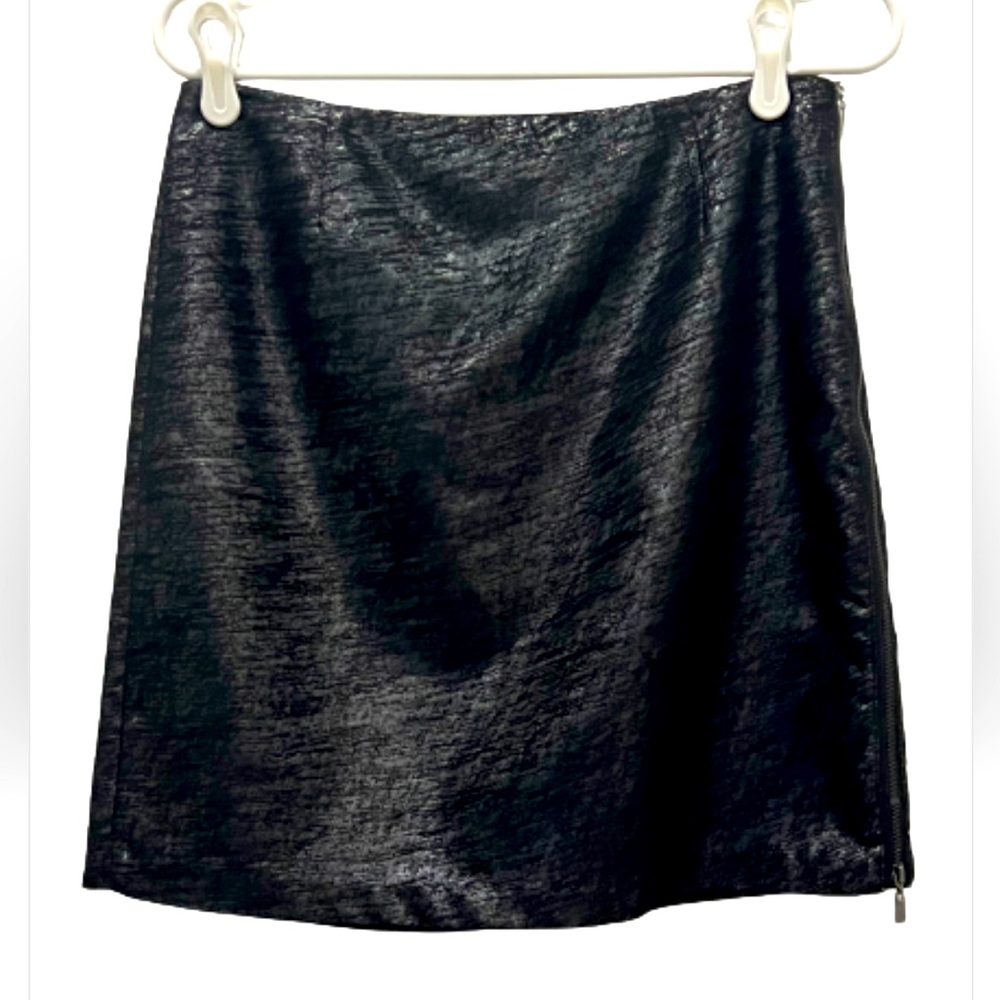 Laundry by Shelli Segal Black with Silver Metallic Mini Skirt - 6
